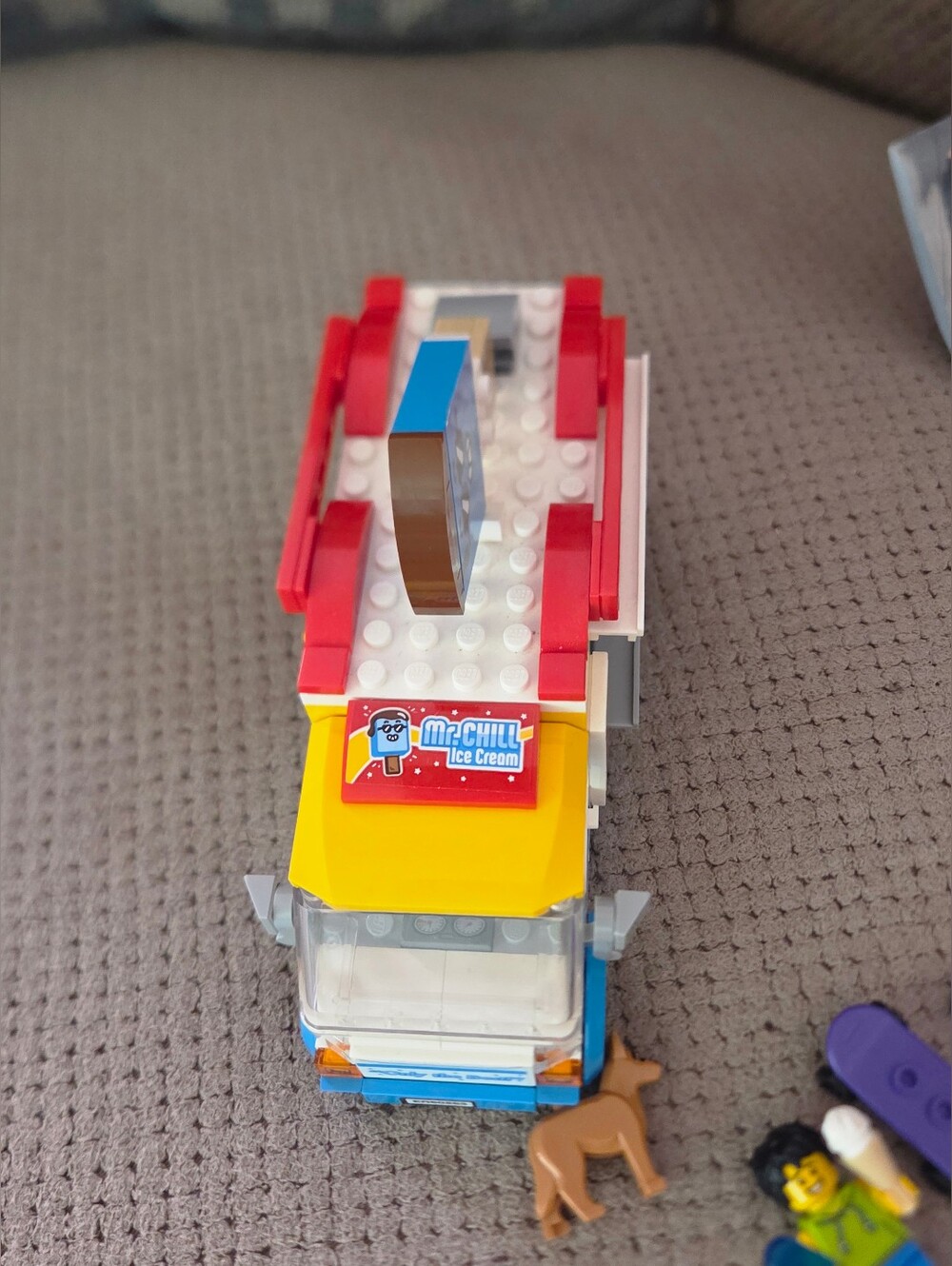 Lego City Ice Cream Truck 60253 Retired set 200 pcs 99% complete Different wig - Picture 10 of 16
